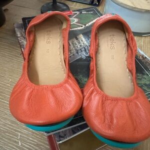 Like new Tieks women shoes size 10